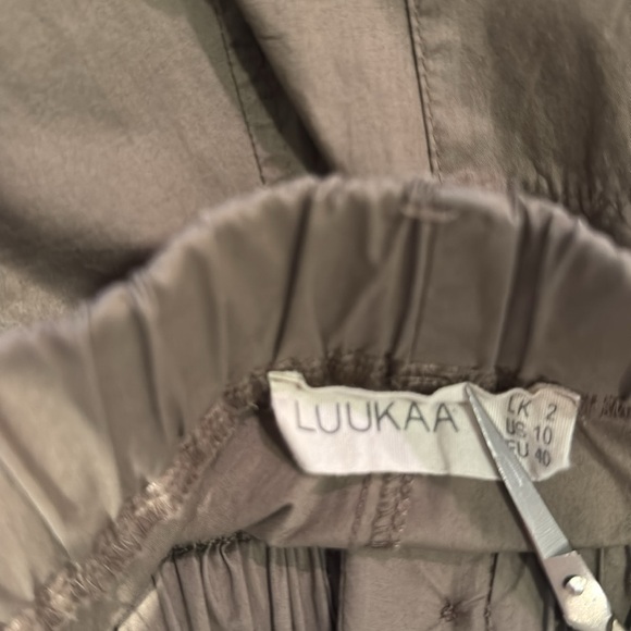 Stylish Gray Women's Pants - Picture 4 of 10